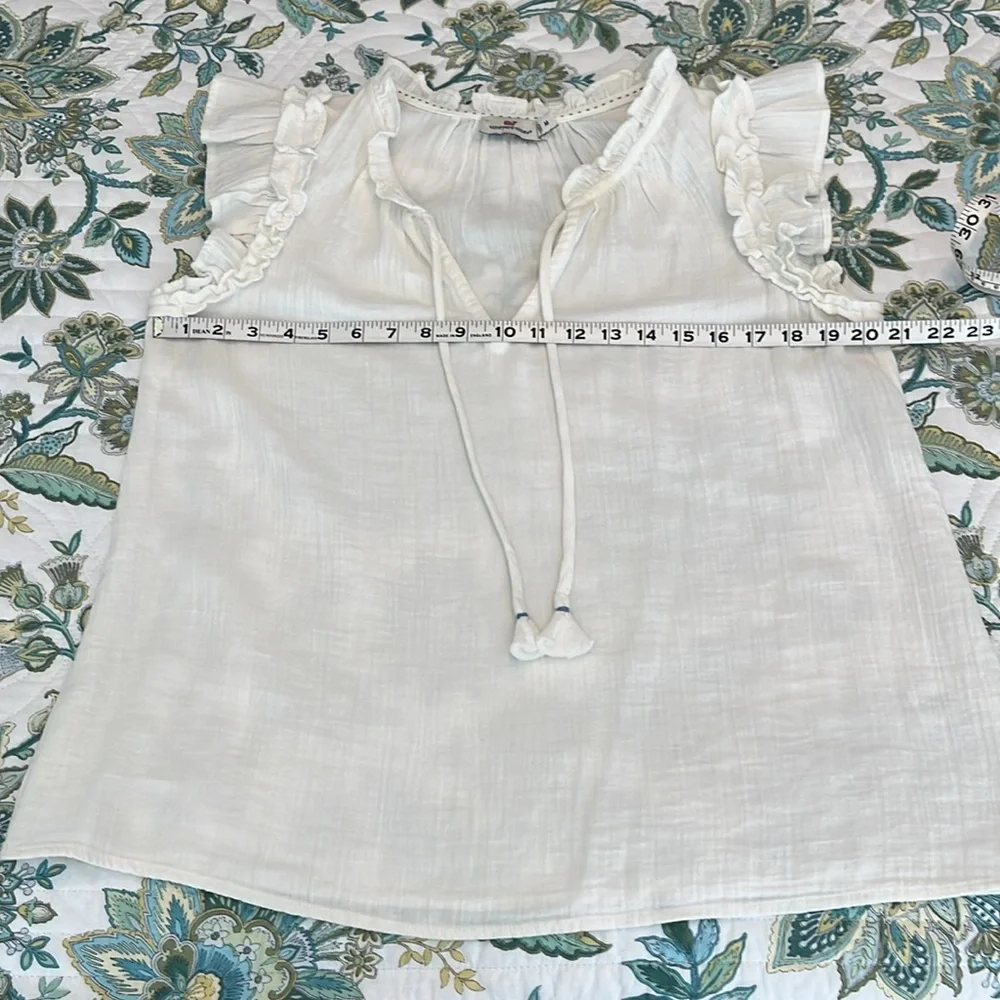 Vineyard Vines white top w/ tie up, size M. - Picture 6 of 7
